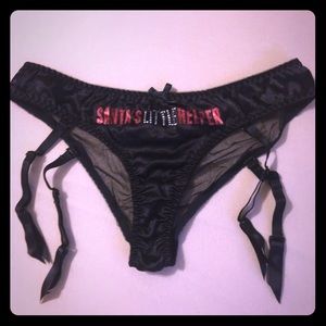 NWOT VS Christmas Panty Size S
